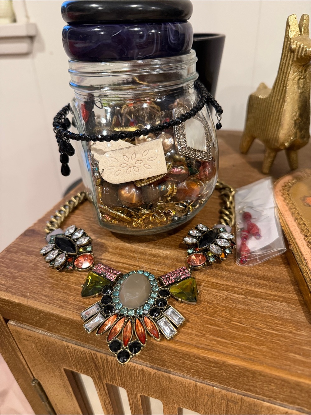 Midnight Garden: An Olivia Welles statement mystery journey of jewelry - Picture 3 of 11